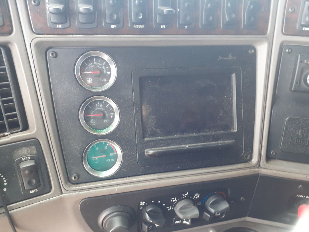 2013 KENWORTH T 700 - Image 22